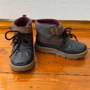 Carter’s Duck Boots Size 9 Toddler